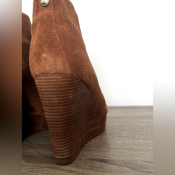 Michael Kors suede ankle booties - Picture 7 of 11